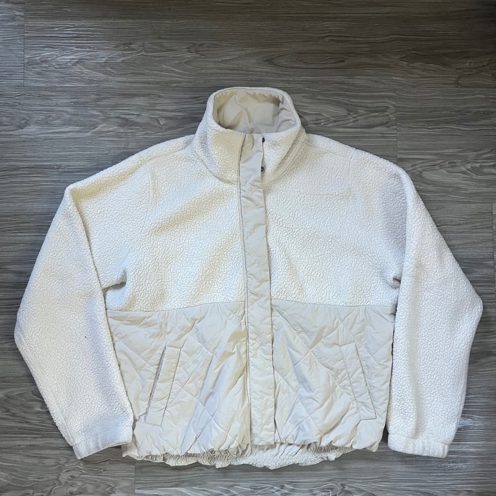 Vuori Womens Cozy Sherpa Jacket Cream Beige Quilted Primaloft VW538 Medium